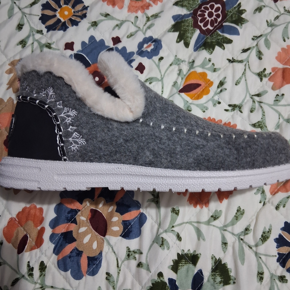 Cozy Grey Faux-Sherpa Ankle Booties